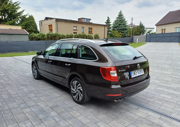 Skoda Superb cena 44900 przebieg: 289000, rok produkcji 2015 z Radom małe 67